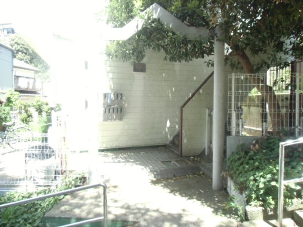 22/29 エントランス