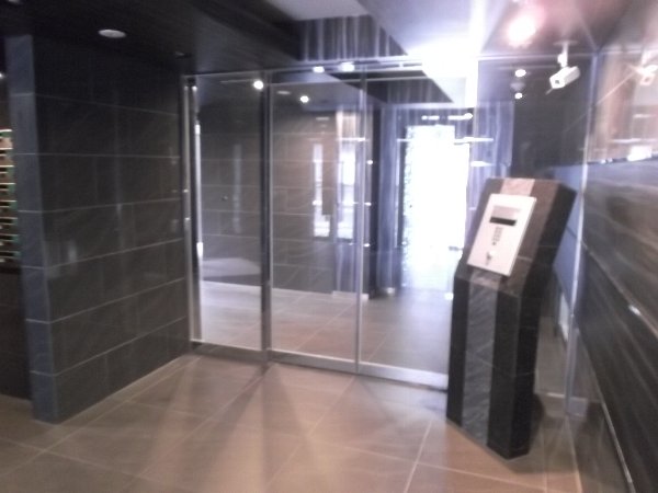 17/27 エントランス