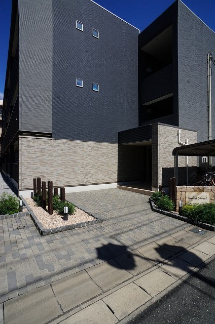 14/22 エントランス