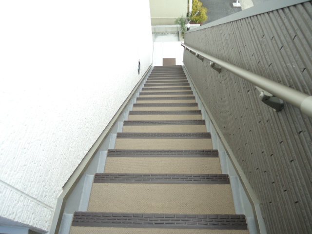 22/23 エントランス