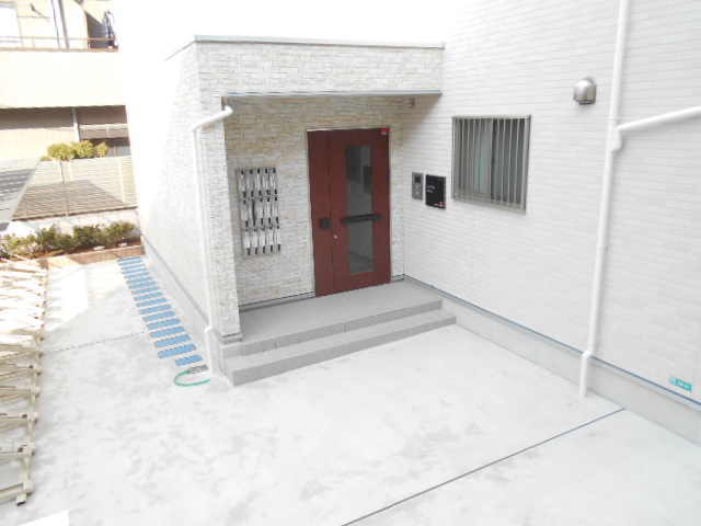 22/30 エントランス