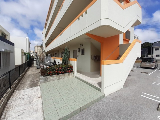 14/20 エントランス