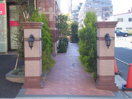 14/23 エントランス