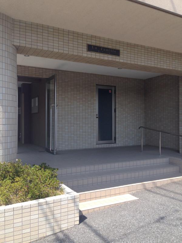 21/30 エントランス