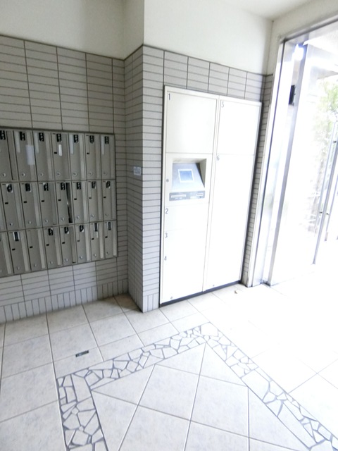 16/20 エントランス