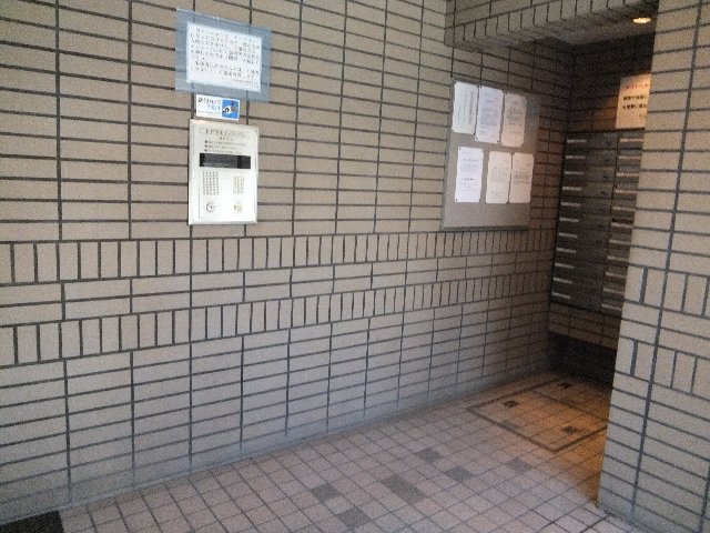 21/29 エントランス