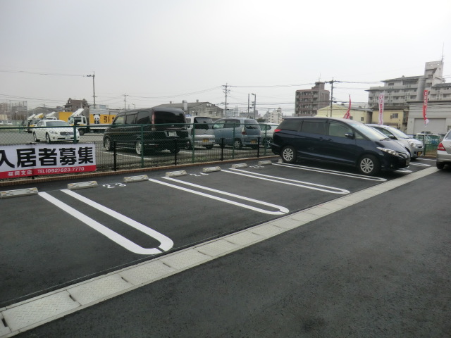22/28 駐車場