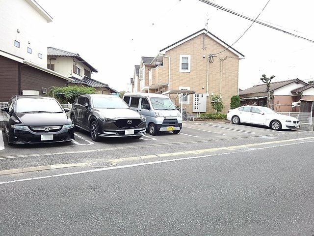 21/26 駐車場