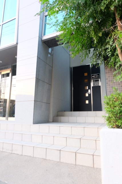 17/20 エントランス