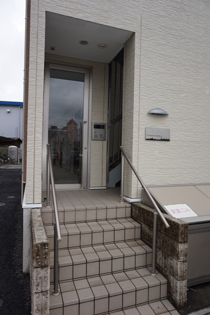 22/28 エントランス