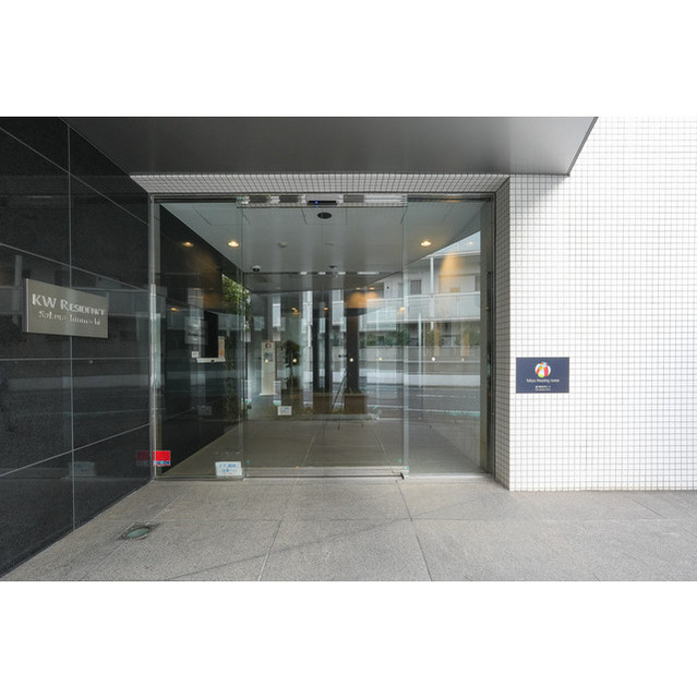 21/22 エントランス