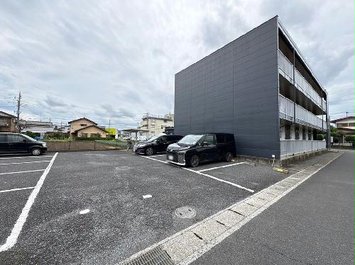 14/14 駐車場