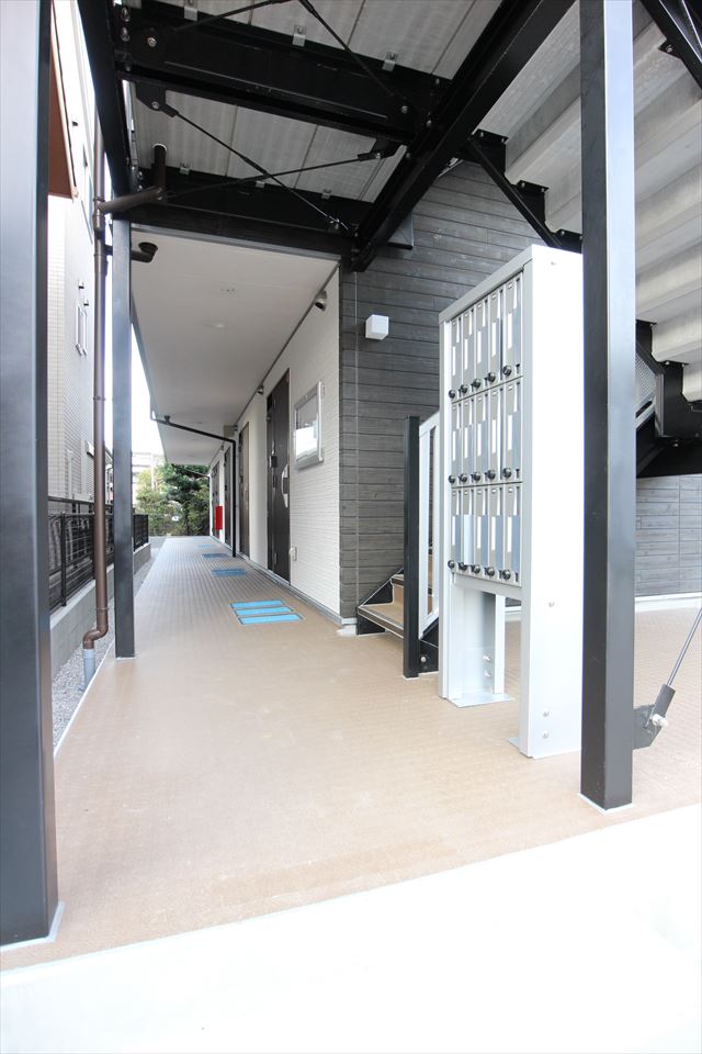 22/28 エントランス