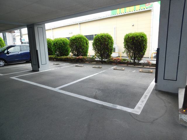 14/20 駐車場