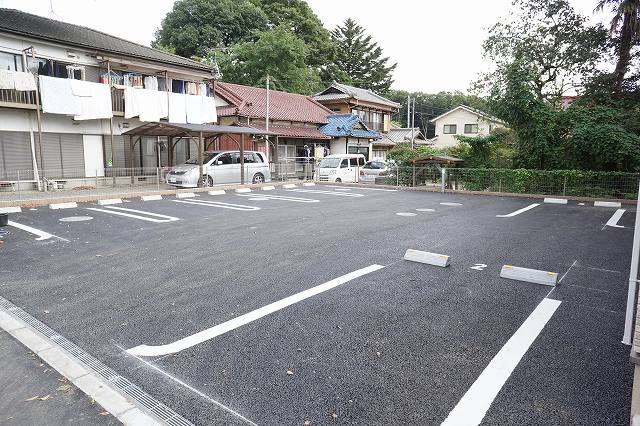 28/30 駐車場
