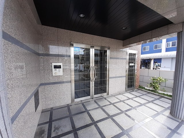 13/20 エントランス