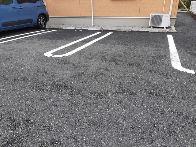 13/19 駐車場