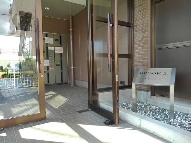 19/26 エントランス