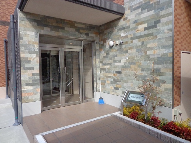 13/30 エントランス