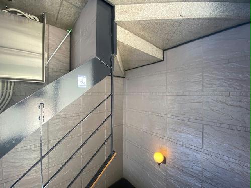 16/16 エントランス