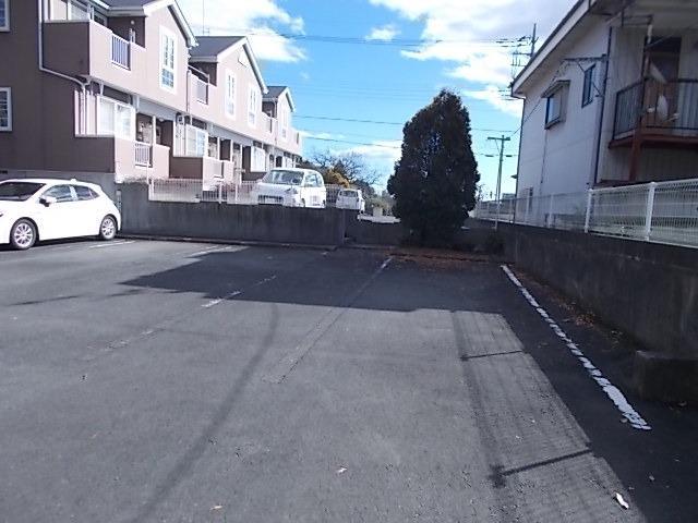 14/18 駐車場