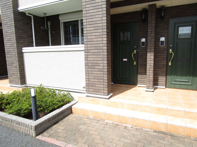 14/20 エントランス