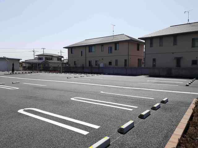 2/5 駐車場