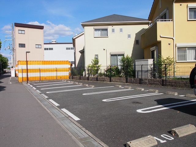 14/20 駐車場