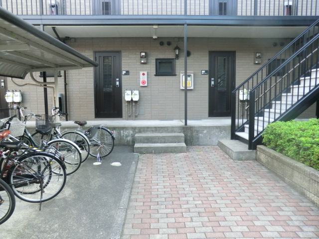 21/28 エントランス