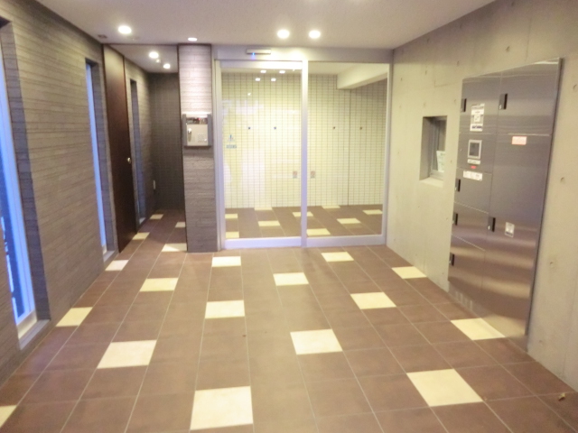 22/26 エントランス