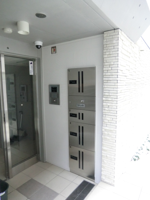 21/30 エントランス