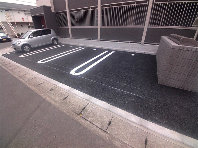 22/30 駐車場