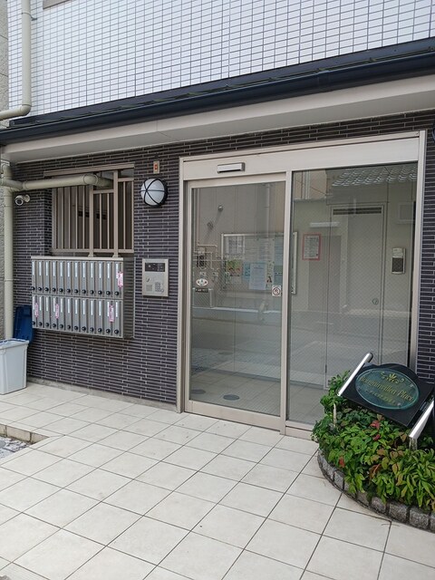 14/22 エントランス