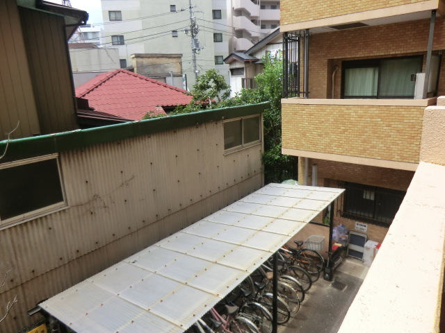 20/26 エントランス