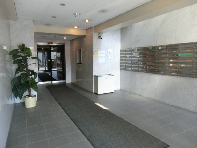 15/21 エントランス