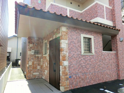 22/23 エントランス