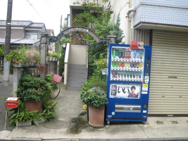 18/26 エントランス