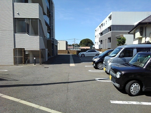 14/20 駐車場