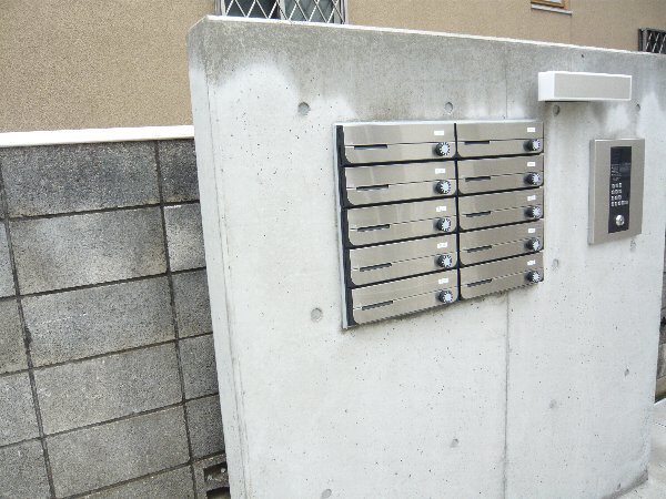 20/21 エントランス