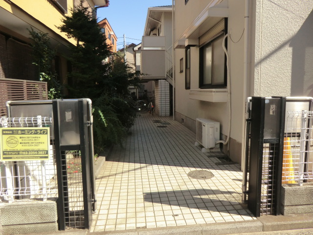 17/28 エントランス