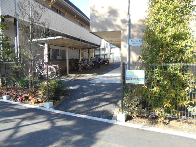 21/23 エントランス