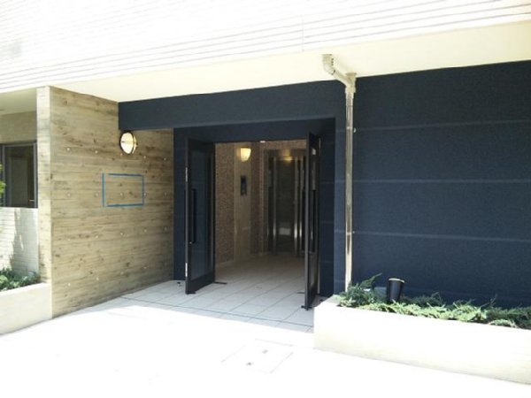 18/29 エントランス