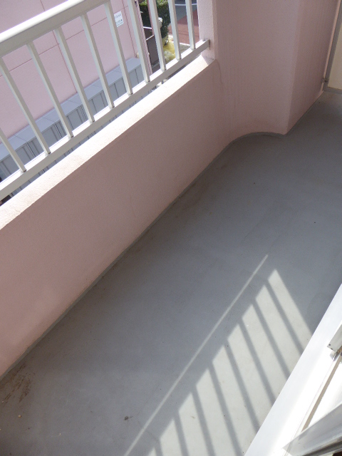 16/23 バルコニー