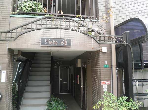 24/30 エントランス