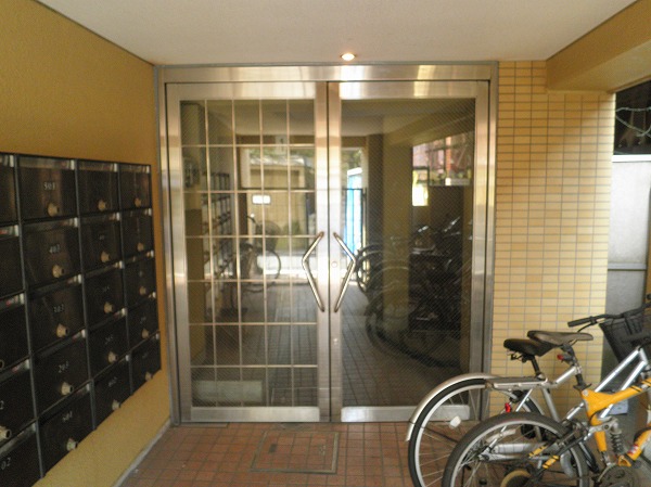 28/30 エントランス