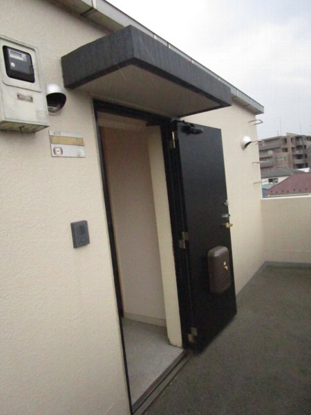 21/30 エントランス