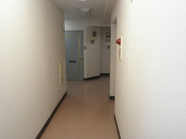 20/29 エントランス