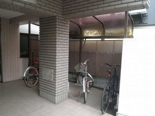 21/29 エントランス