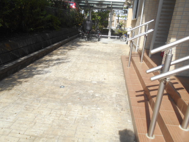 21/30 エントランス