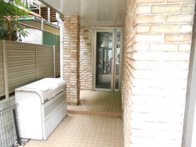 22/30 エントランス